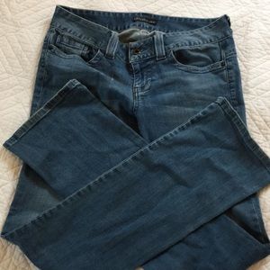 Guess straight leg size 28.